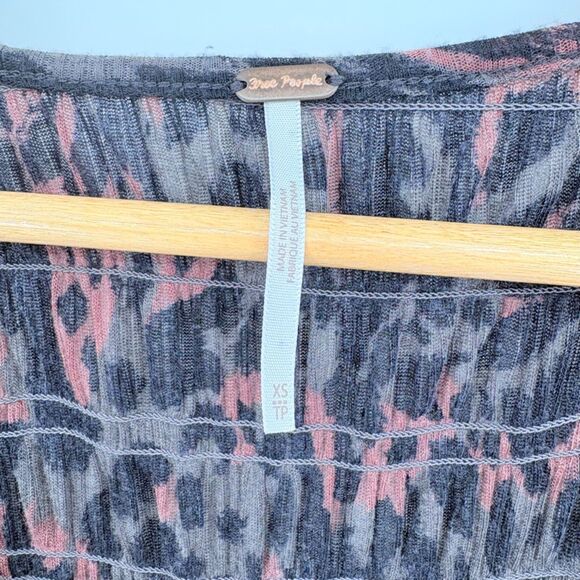 Free People Dark Romance Babydoll Tunic in Dark Combo, Sz XS, Boho Leopard Print - Picture 10 of 11